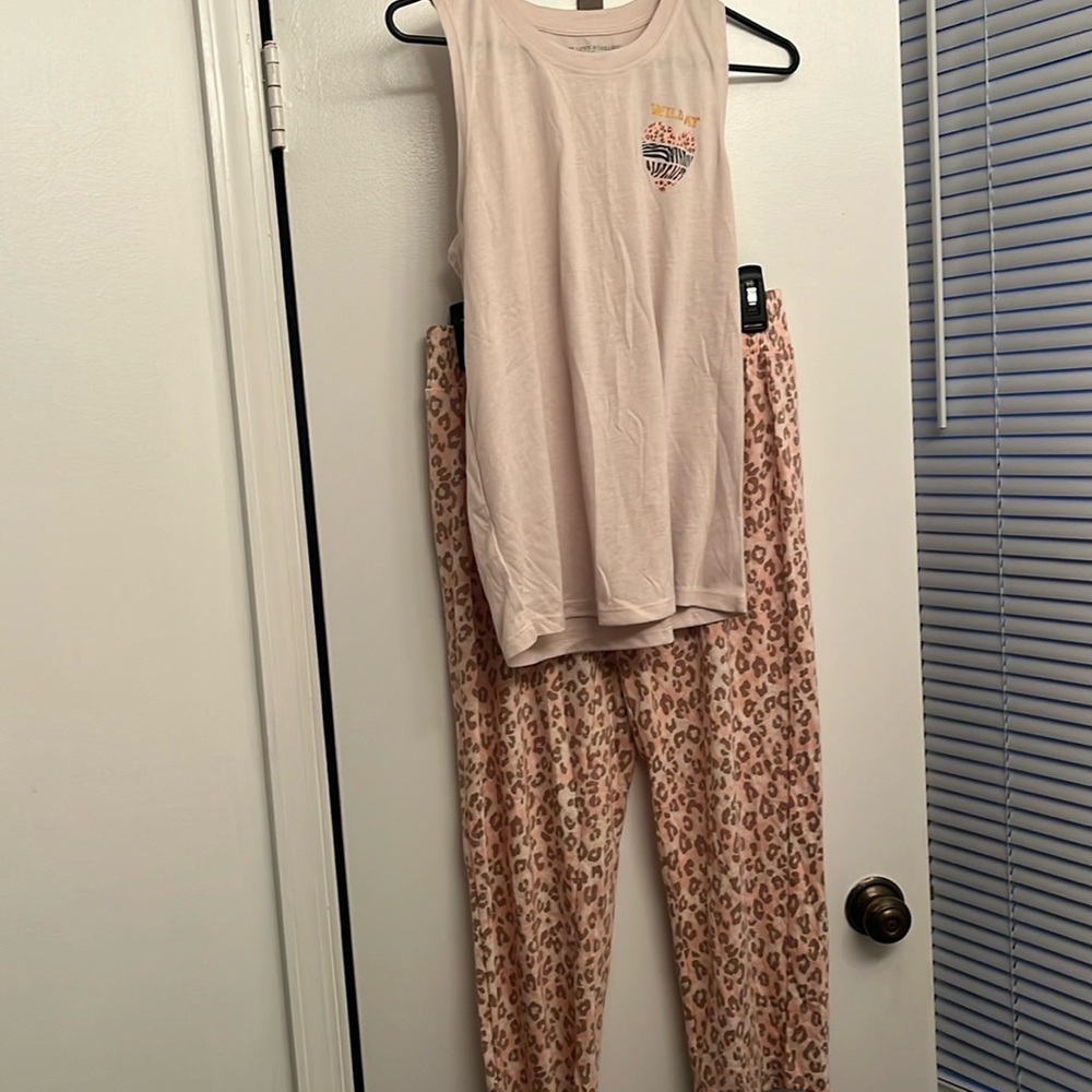 NWOT Peace, Love & Dreams pajama set